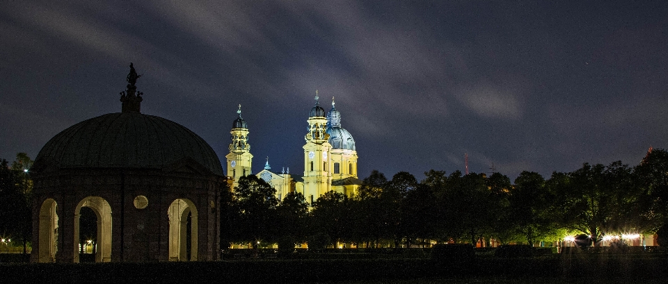 Architektura noc budynek miasto