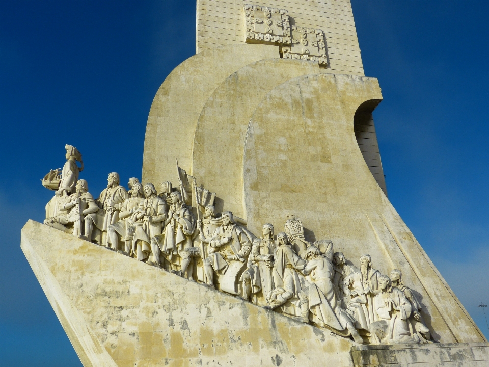 Monument statue repère sculpture