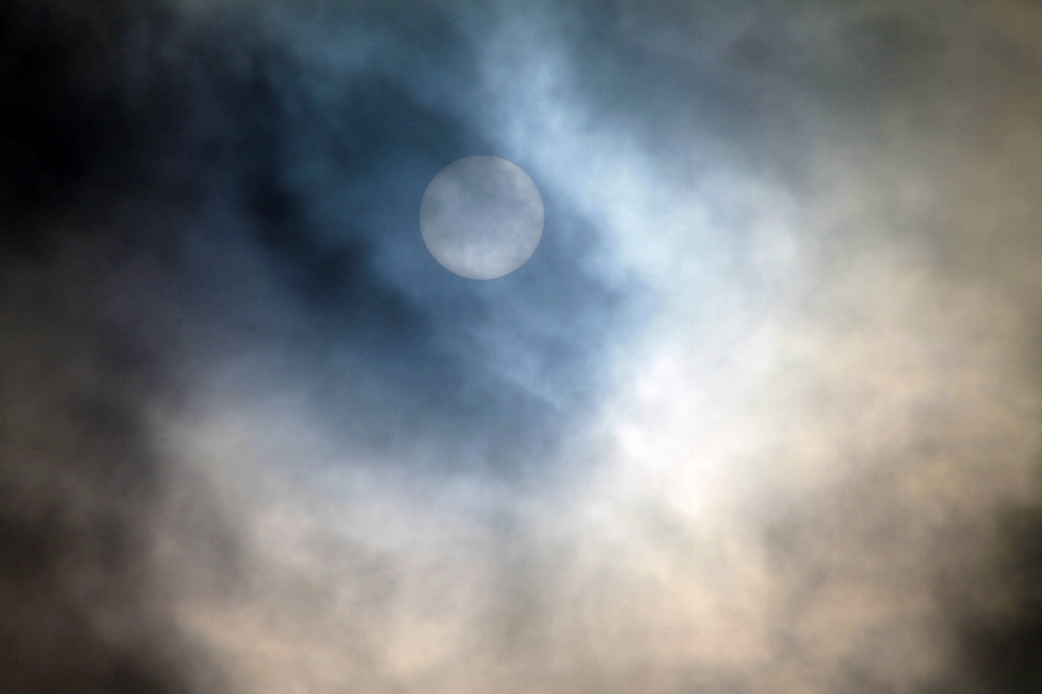 Nuvem céu luz solar nublado