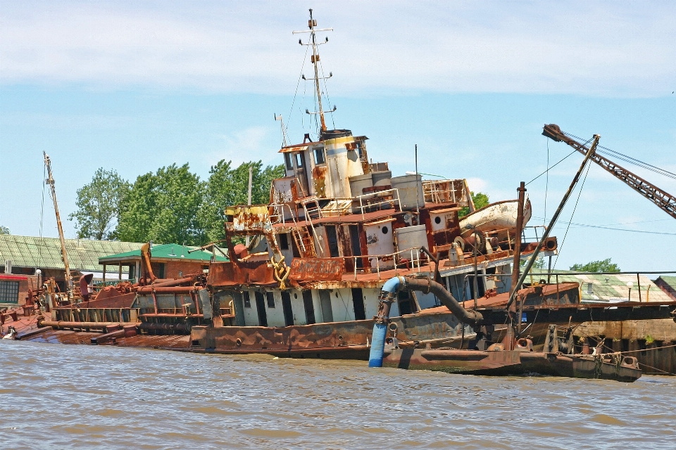 Wasser boot alt fluss