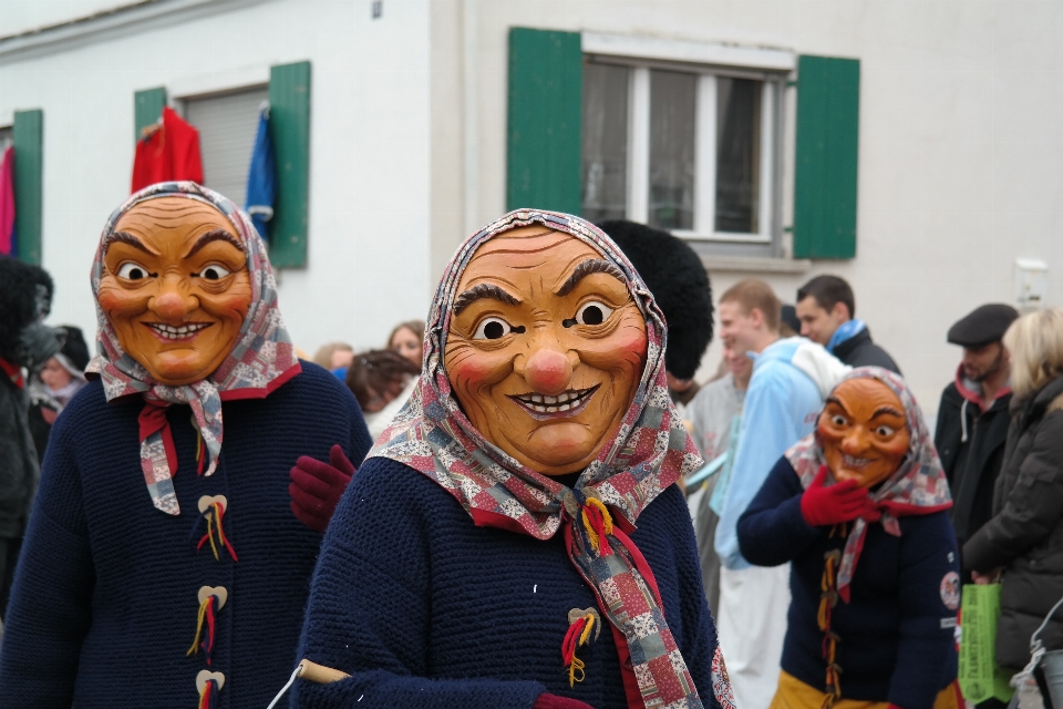 Personnes carnaval communauté éducation