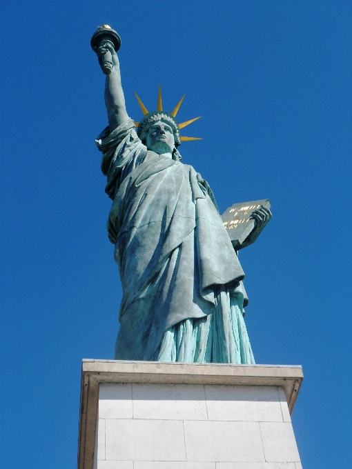 Arsitektur langit paris monumen