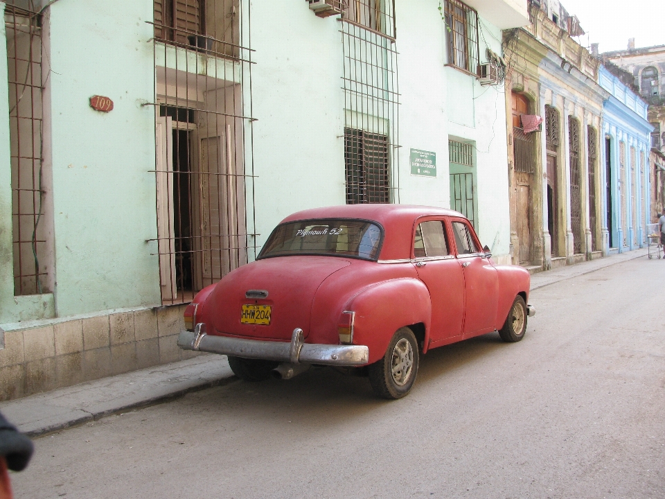 Auto rojo vehículo carro viejo
