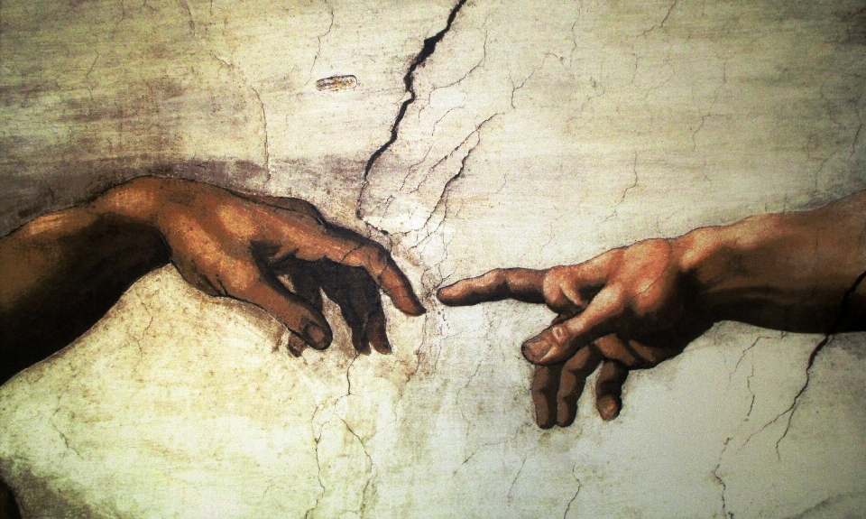 Mano vaticano roma mural
