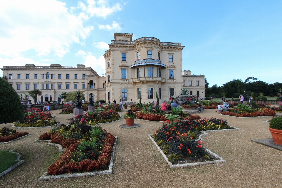 Town palace plaza castle