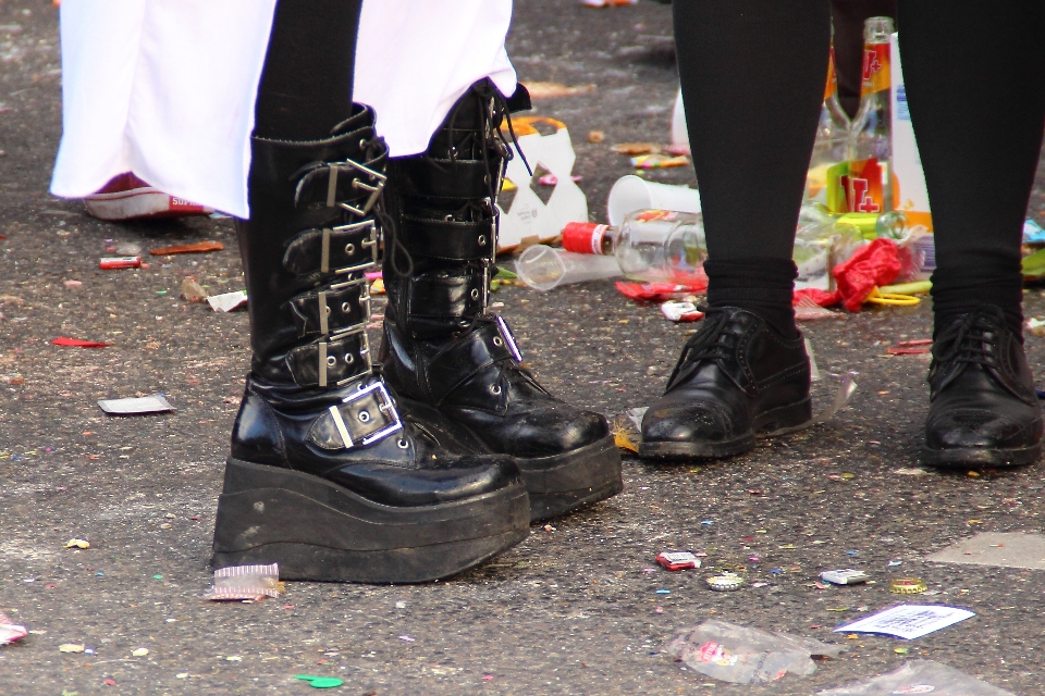 Ragazza piedi carnevale scarpe