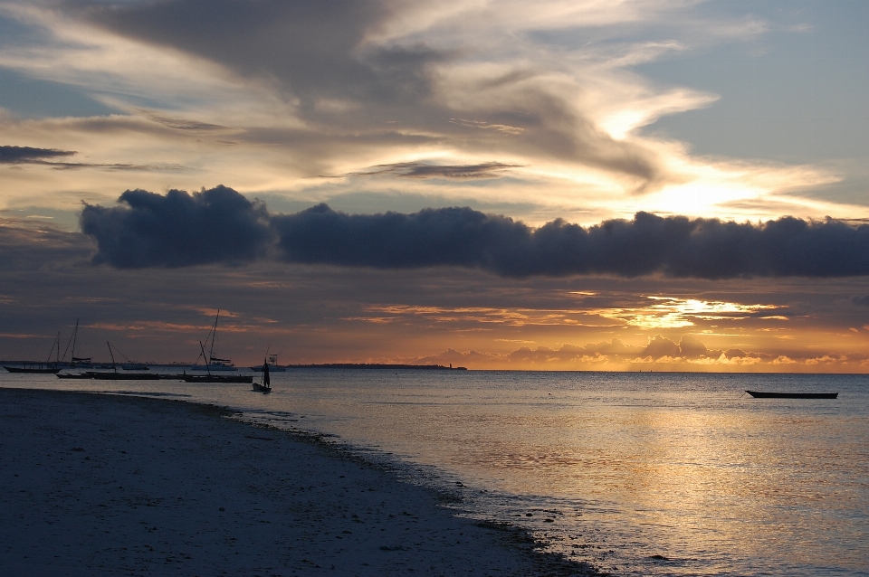 Praia mar costa água