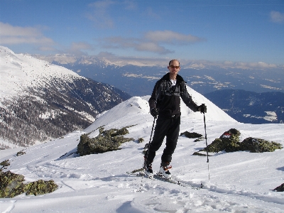 Foto All'aperto montagna nevicare inverno