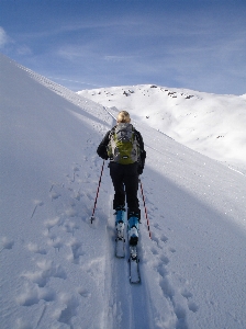 Foto All'aperto montagna nevicare inverno