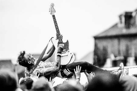 Man music black and white Photo