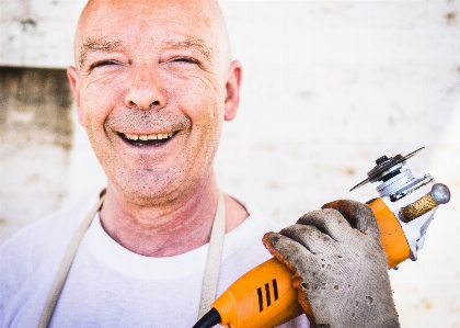 男 人 にこやか ワーカー 写真