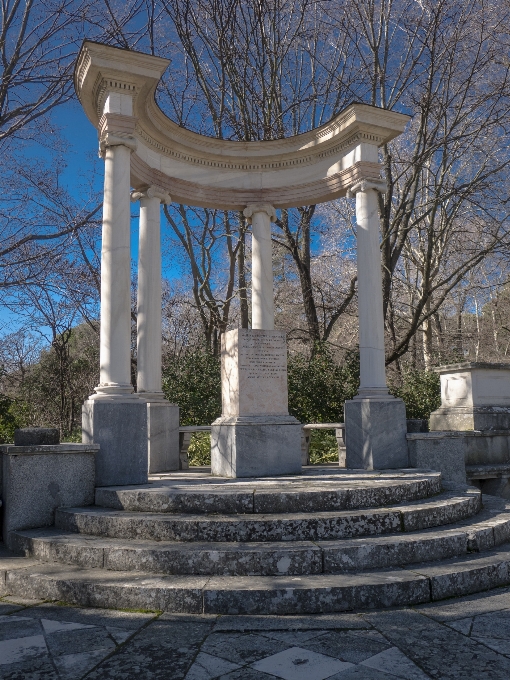 Paysage arbre structure monument