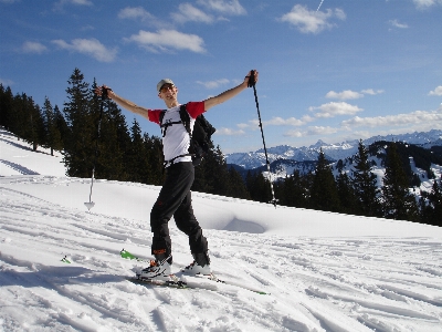 Foto Musim dingin olahraga rekreasi ski