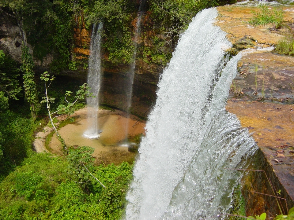 Air alam terjun sungai