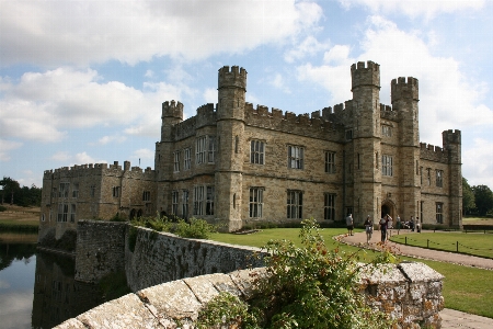 Foto Mansão
 prédio castelo
 palácio