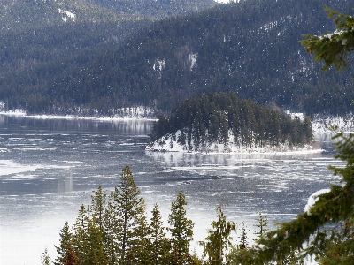 Foto Paisagem água região selvagem
 montanha