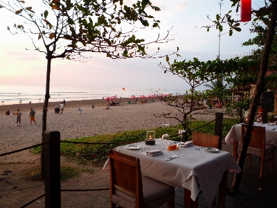 Foto Pantai restoran liburan malam