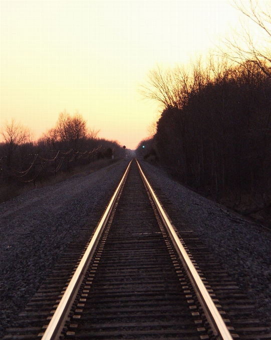 Licht schiene eisenbahn sonnenaufgang