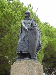 Man monument statue metal Photo