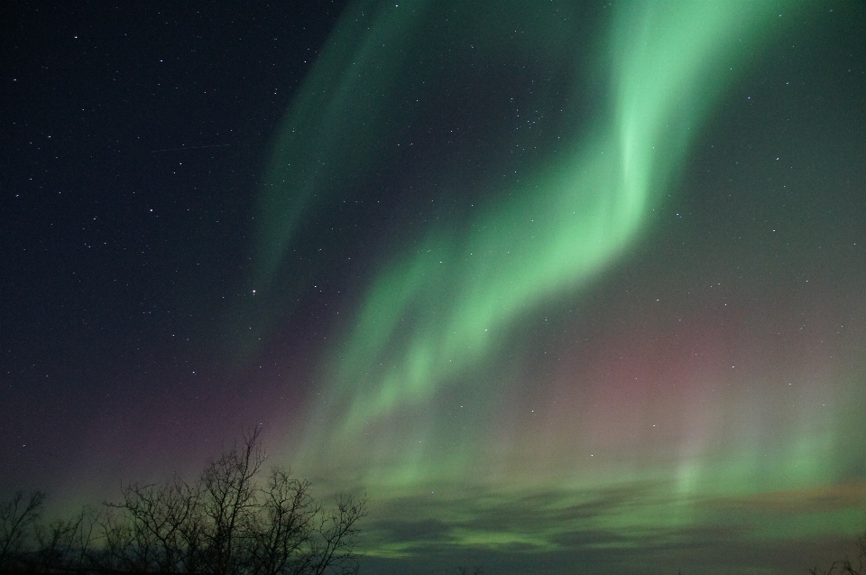 Light atmosphere green aurora