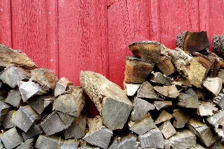 Rock wood leaf barn Photo