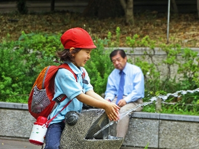 Kız toplum park oynamak Fotoğraf