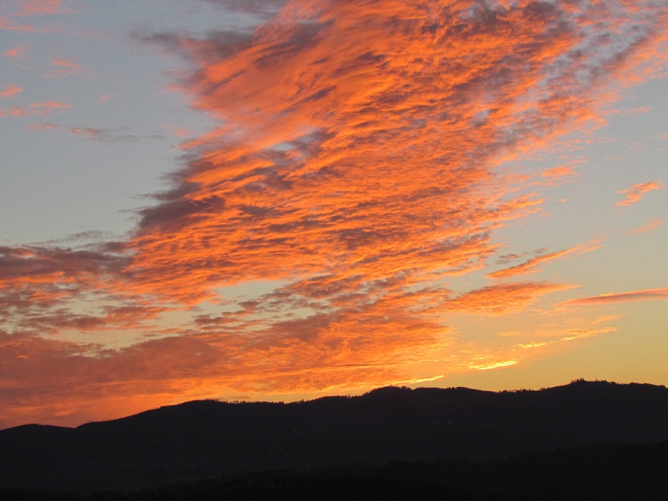 Horizont berg licht wolke