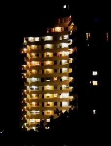 ライト 輝く 夜 建物 写真