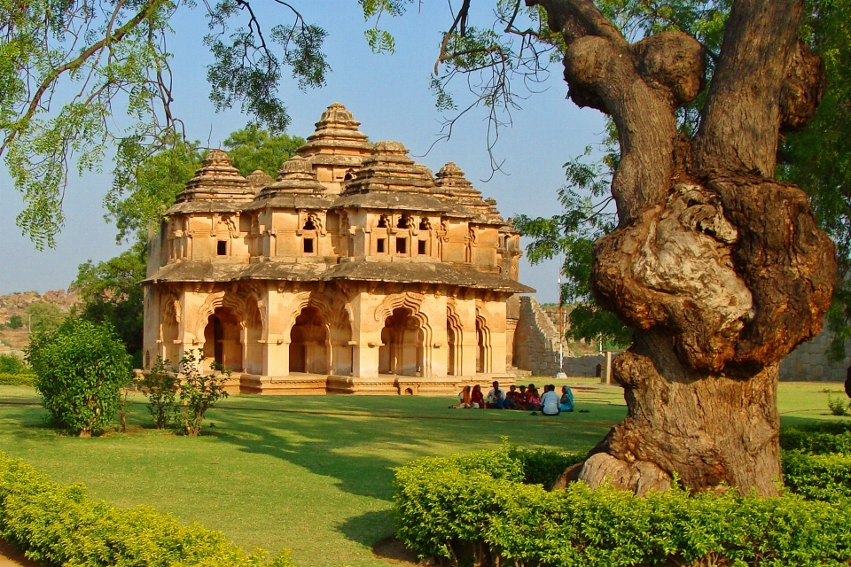 Edificio luogo di culto
 tempio india