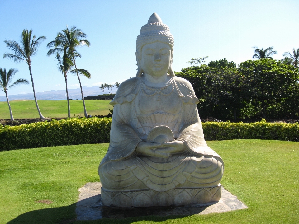 Monumento estátua símbolo pacífico