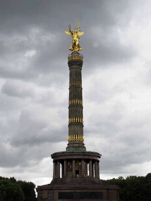 Ciel monument statue la tour