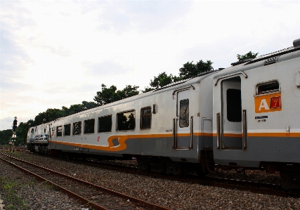 追跡 鉄道 訓練 交通機関 写真