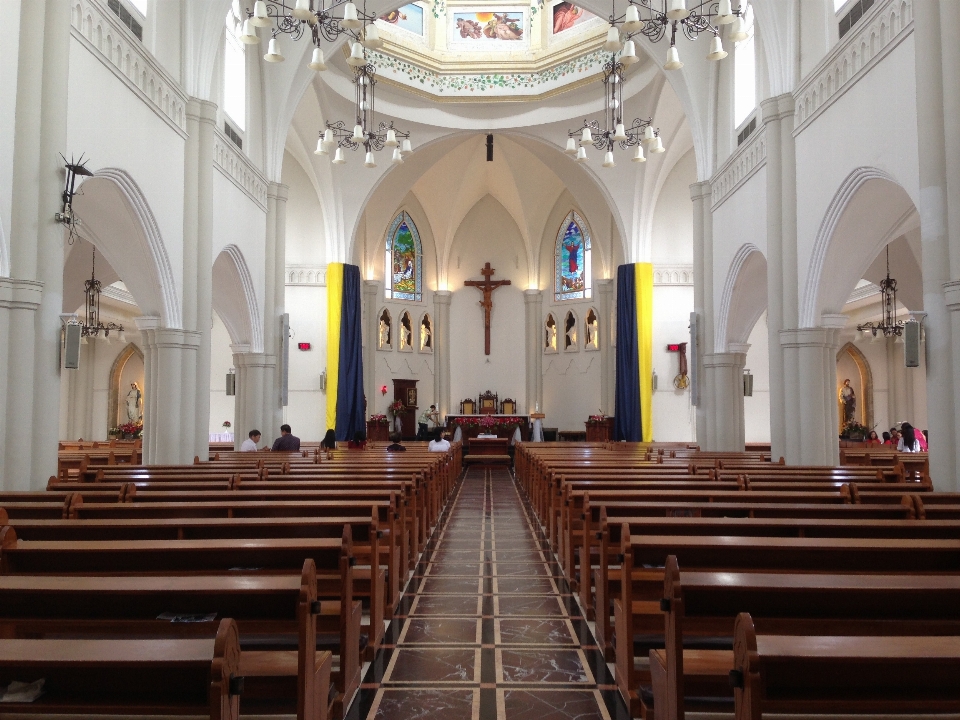 Auditorium
 interno edificio religione