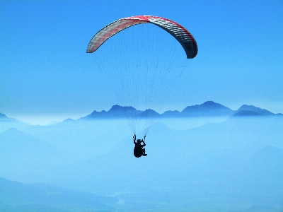 Wing dawn extreme sport parachute Photo