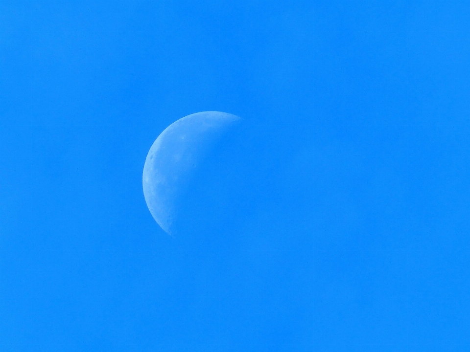 Asa céu azul lua