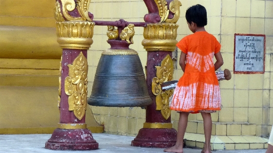 Creative monument bell statue Photo