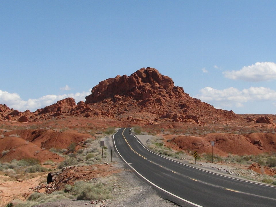 Paysage rock montagne route