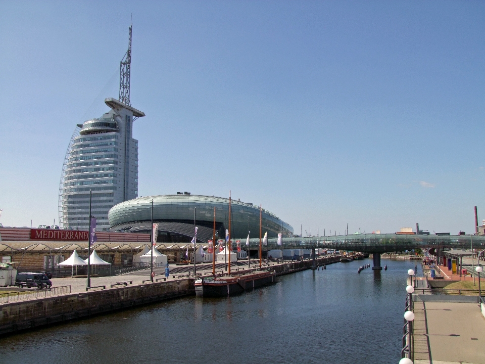 海 水 dock 建築