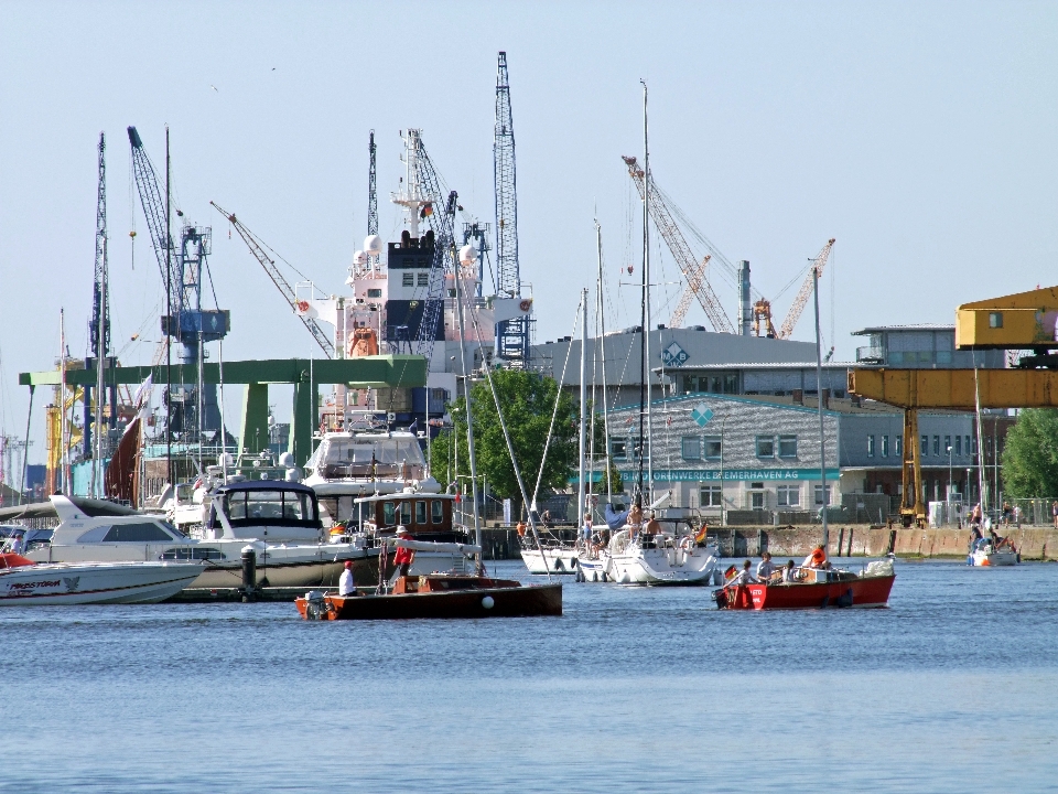 Sea water dock boat