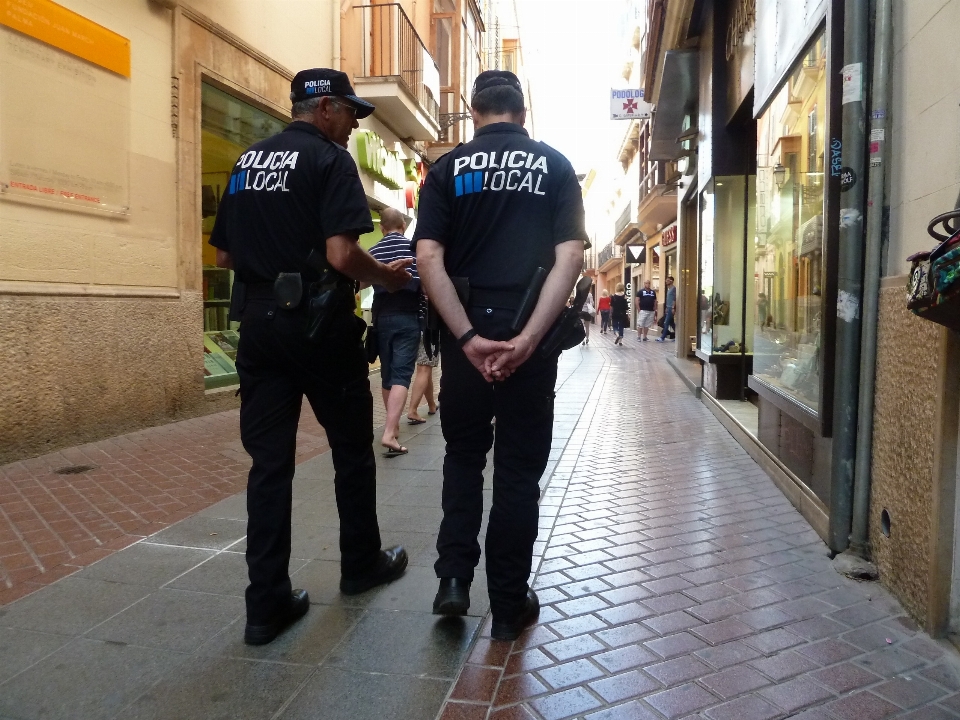 Fußgänger alte stadt
 polizei mallorca
