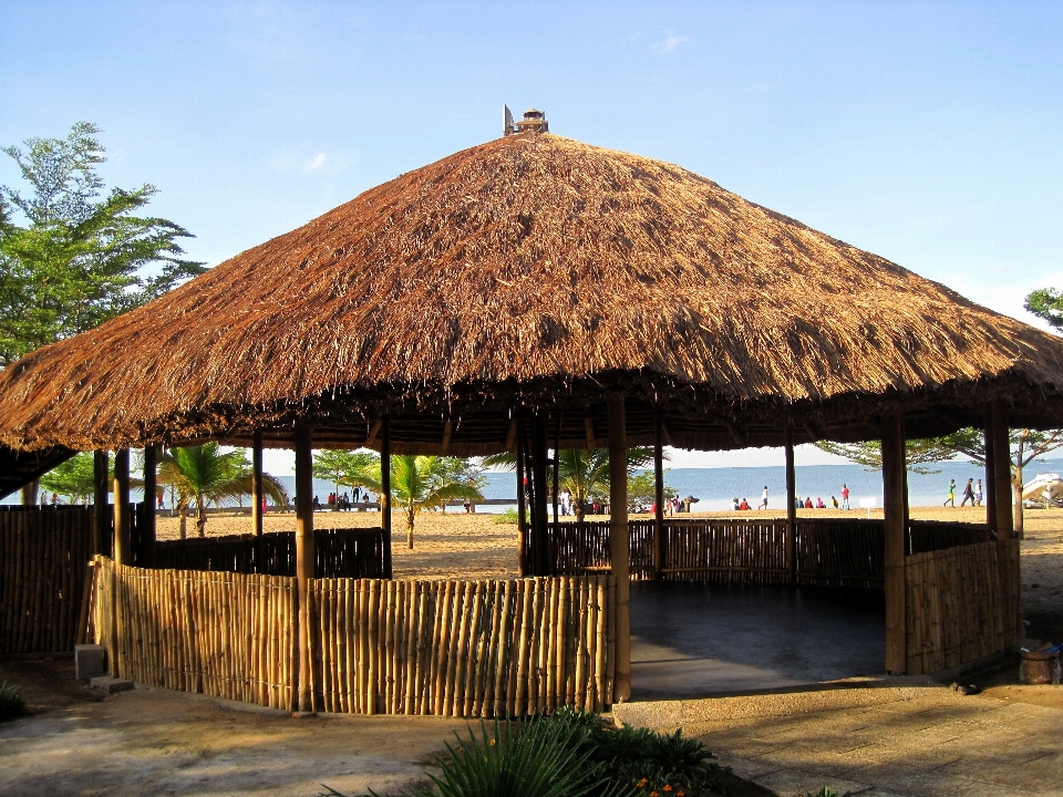 Madeira celeiro cabana África