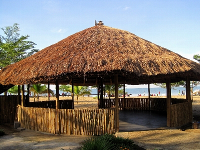 Foto Kayu lumbung pondok afrika