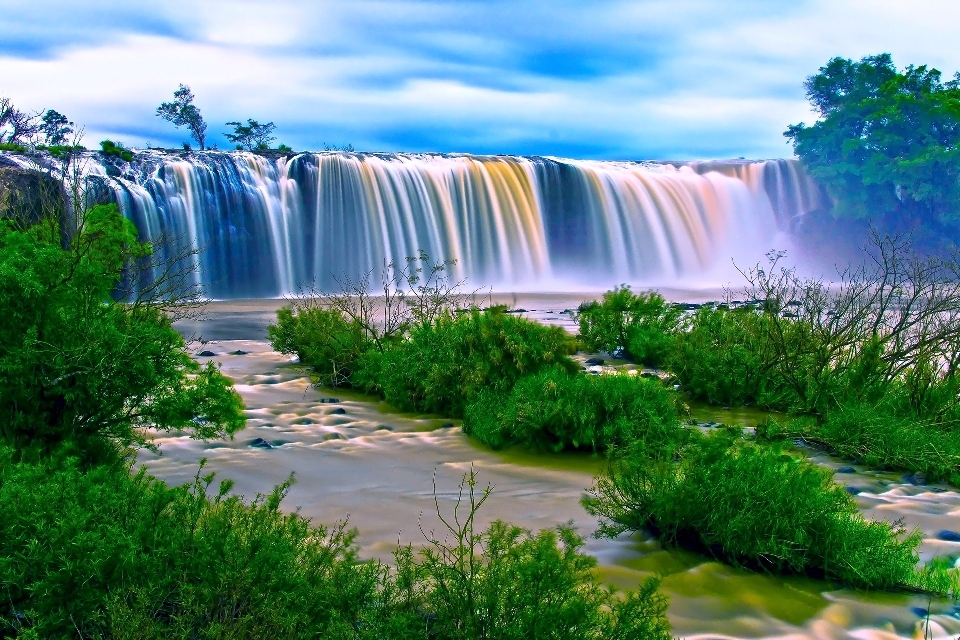 Paesaggio acqua natura all'aperto