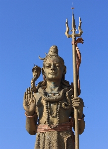 Foto Monumento estátua metal budismo