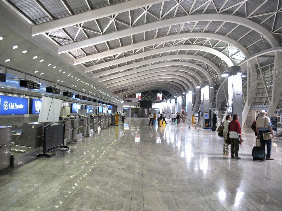 내부 건물 도시의 공항