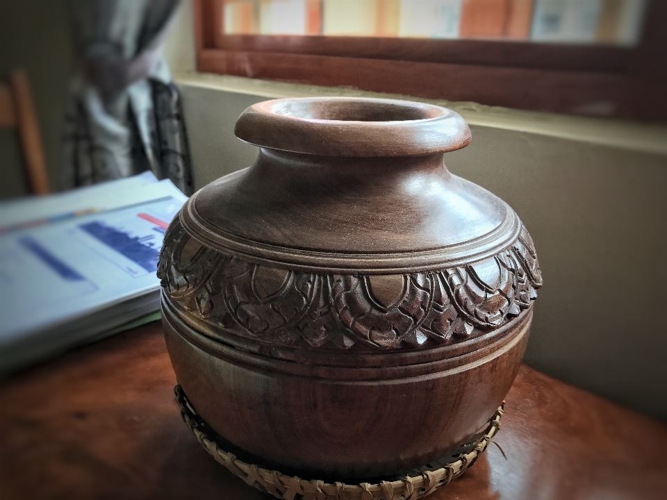 Wood antique wheel pot