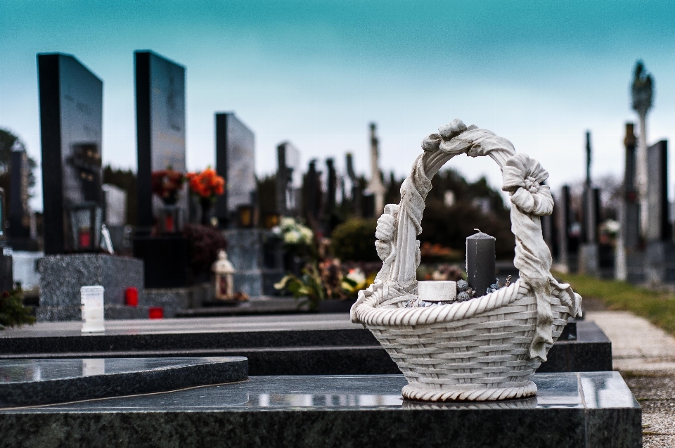 Atmosphere monument statue cemetery