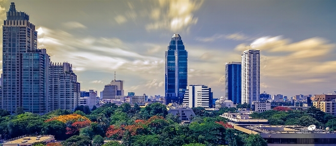 Foto Cakrawala kaki langit kota gedung pencakar