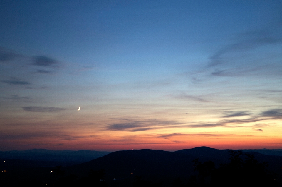 Horizon montagne nuage ciel