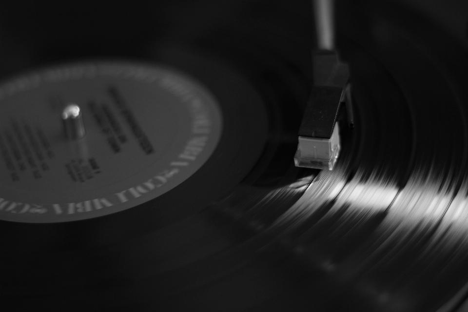 Musique vinyle plaque tournante noir et blanc
